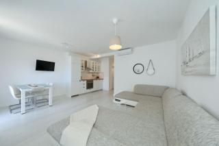 Candela, No 6 - Starigrad-Paklenica - 1