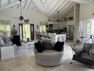 Remarkable 3-Bed Villa in christ church - Christ Church - 9
