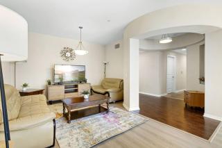 Charming 2BR2BA Home Near Downtown LA And Walkable Amenities - 6