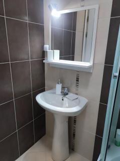 Janel Apartments - 9