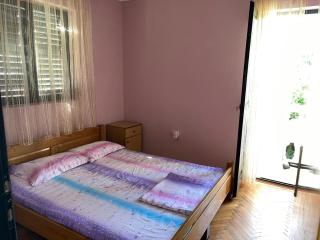 Alexander Apartments - 5