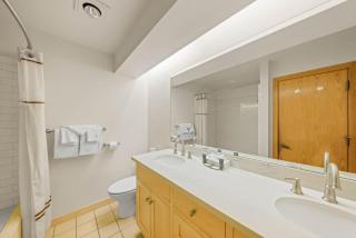 Palisades Tahoe Lodge Rentals Studio Loft #346 - 1