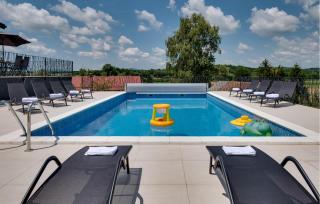 3 Bedroom Gorgeous Home In Dvorisce - 4