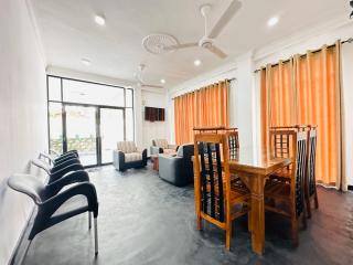 Large 4 Bedroom Spacious Apartment in Nugegoda, Colombo - Nugegoda - 9