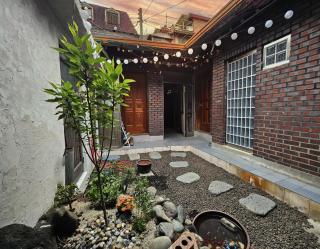 dotplaneline house - 0