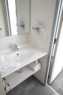 Brit Hotel Confort Saint-Lô - Saint Lo - 3