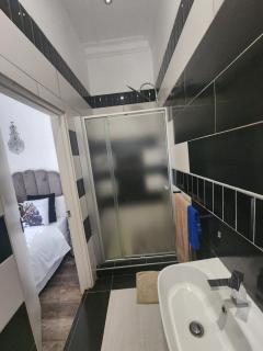 Thee Agolo Guesthouse - 7