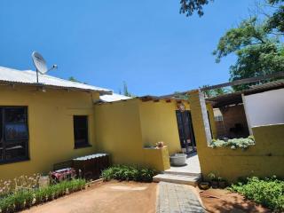 Thee Agolo Guesthouse - 4
