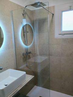 Rez de jardin lumineux à 100m de la mer - 2