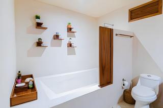 Casita de Diseño con, tina de baño, A/A y TV - 4