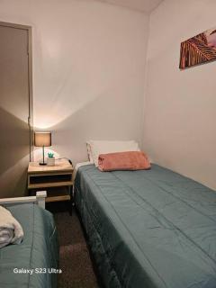 Hamilton two-bedroom unit A - Hamilton - 1