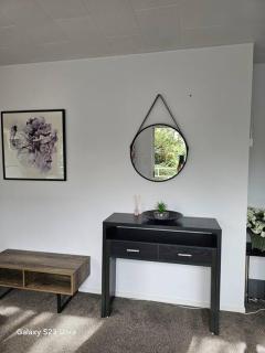 Hamilton two-bedroom unit A - Hamilton - 3