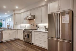 Ocean-view home blocks to beach with private hot tub & rooftop deck - San Diego - 2
