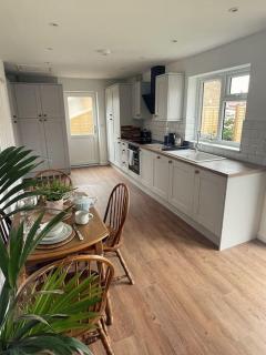 Living Like a Local at Dotties - Outwell - 1