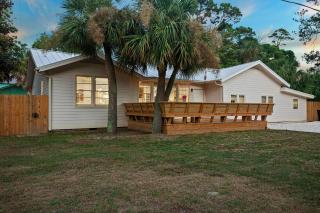 Pink Pearl By the Sea 8 Bedroom - Tybee Island - 7