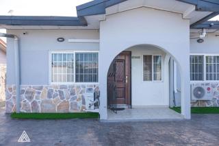 Luxurious 2bed with Wi-Fi, AC and Pergola - Accra - 2