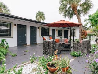 Private Studio Walk to Beach -- Apartment 2 - Pompano Beach - 2