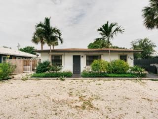 Private Studio Walk to Beach -- Apartment 2 - Pompano Beach - 1