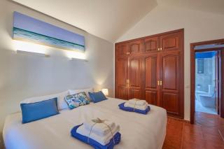 Casa Petra Peaceful & Private, Sea Views, Pool & BBQ - Playa Blanca - 2
