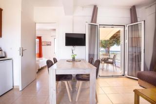 Romanos Beach Villas - 7