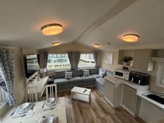 Golden Palm Resort - The Pearl - Coastal Caravan Breaks - Chapel Saint Leonards - 4