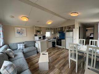 Golden Palm Resort - The Pearl - Coastal Caravan Breaks - Chapel Saint Leonards - 9