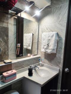 Apartamento Central cerca a clínicas, con excelentes acabados y muy comodo - 1