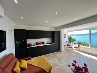 Breathtaking Mediterranean Views from Renovated Cosy Nest, Walk to Portissol Beach and Port - Sanary-sur-Mer - 7