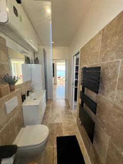 Breathtaking Mediterranean Views from Renovated Cosy Nest, Walk to Portissol Beach and Port - Sanary-sur-Mer - 1