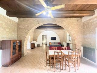 Fab villa with fenced pool, huge grounds, meditation park, child activity park - 1