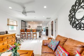 Vibrant North Palm Beach Home about 2 Mi to Beach! - North Palm Beach - 6