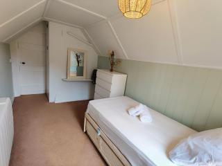 Historic river side cottage - top apartment - 1