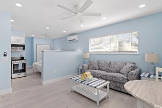 Creole Garden Cottage at Palmview Inn of Sanibel with Bikes - 9