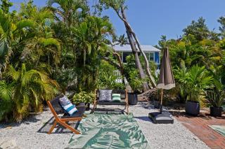 The Palm Frond - Upgraded Studio at PalmView of Sanibel with Bikes - 1