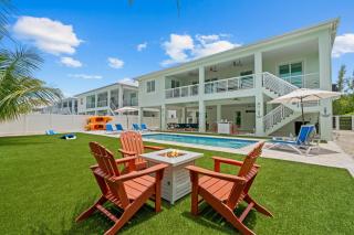 Emerald Oasis Deluxe Waterfront Gem, Heated Pool with Dock - Marathon - 9