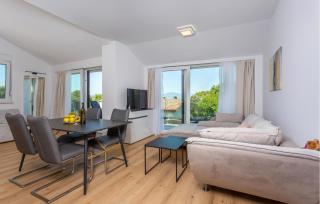 Nice Apartment In Malinska With Wifi - Malinska - 9