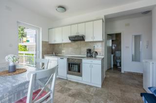 Apartments Podvezanec - Crikvenica - 1