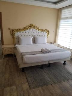 Ellyxville Hotel - Lekki - 9