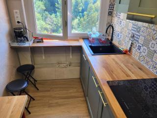 Private Room-2 in HANNANA Apartment- 2 min walk To Tram 12 min to Nice train station 15 min to Massena Place - Niza - 8