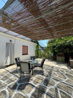 Naia House - 0