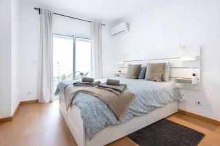 Luxury 5 min Beach with Balcony, Pool, Wifi, AC, SmartTV - 5