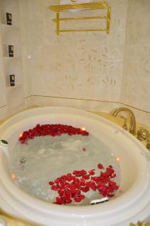Royal Rose Abu Dhabi, a Curio Collection by Hilton Affiliated Hotel - Abu Dhabi - 3