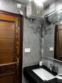 Cozy Nest - Lahore - 1