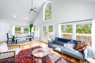 Loft Cabin w, Fire Pit, Huge Deck & WiFi! - Hedgesville - 3