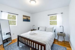 Loft Cabin w, Fire Pit, Huge Deck & WiFi! - Hedgesville - 1