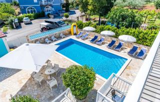 4 Bedroom Beautiful Apartment In Pula - 2