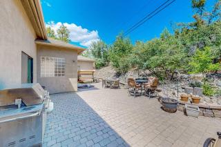 Elegant Cabin Among the Pines-Views, Near Downtown - Prescott - 5