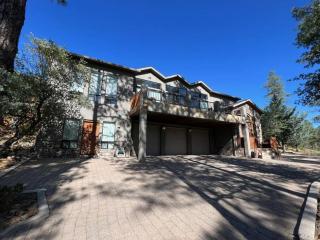 Elegant Cabin Among the Pines-Views, Near Downtown - Prescott - 3