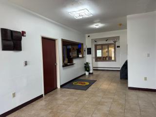 Super 8 by Wyndham Mason City - Mason City - 4