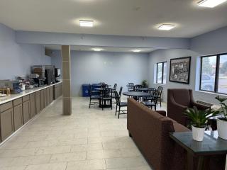 Super 8 by Wyndham Mason City - Mason City - 3